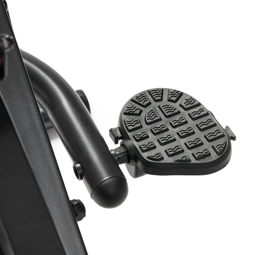 Self-Leveling Pedals | Engineered to stay aligned, the foot pedals mimic a ground squat, helping you maintain proper squat form throughout your workout.
