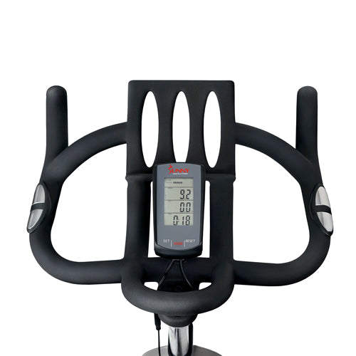 PERFORMANCE MONITOR | Monitor your workout efficiency when you track your average and max speed and cadence on the built-in performance monitor. Use the speed and cadence data to assess and analyze your general fitness progress or cycling performance.