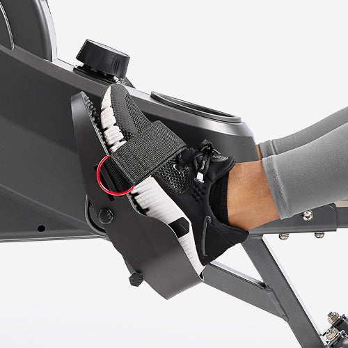 Pivoting Foot Pedals | The large anti-slip foot pedals keep your feet securely in place as you row. The adjustable heel straps further ensure your feet remain steady and properly positioned.