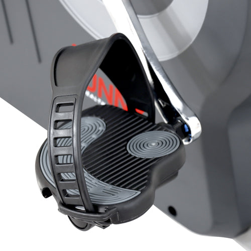 NON-SLIP PEDAL | Textured non-slip foot pedals accommodate all sizes, while remaining grip ensures safe footing during workouts.