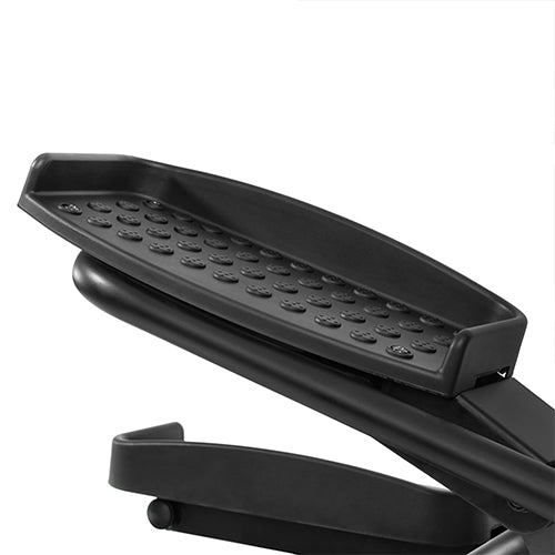 NON-SLIP FOOT PEDALS | Maintaining balance and safety are no longer an issue with the non-slip foot pads. Oversized, textured foot plates will accommodate all sizes, while remaining grip ensures safe footing during the most demanding workouts.