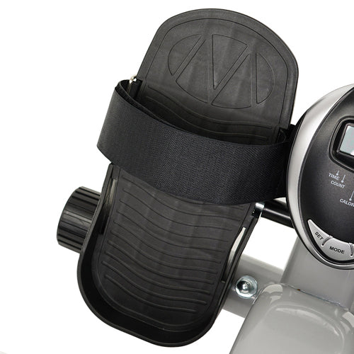 NON-SLIP PEDAL W/ ADJUSTABLE STRAP | Textured non-slip oversized open toe footplates. Strap yourself in, be secure and workout hard!