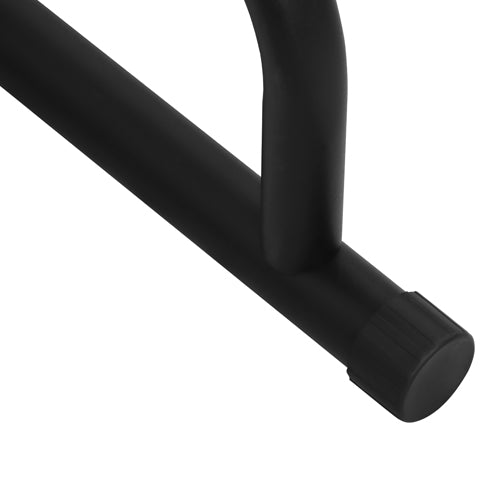 SLIP-RESISTANT STABILIZERS | Located on the foundation of the dip stand, the stabilizers ensure a solid, secure, and reliable base.